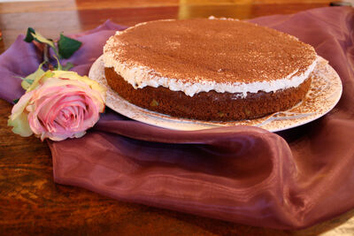 Kuchen und Rose