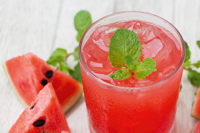 Erfrischendes Wassermelonen-Getränk mit Minze – ayurvedische Sommer-Erfrischung
